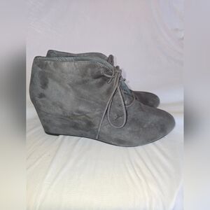 Vionic Becca Wedge Bootie W8.5